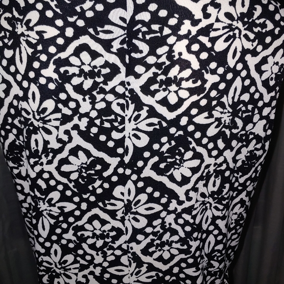 Tunic blouse.  SIZE L - Picture 12 of 12